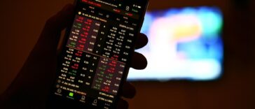 Stocks Surge as Fed Signals Cautious Optimism: What’s Next for Investors?