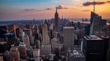 Stock Market Surges: Key Insights for Investors Amid Economic Uncertainty
