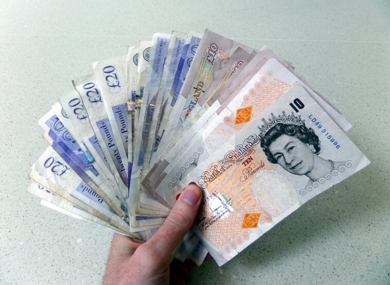 US Cash Flow Crisis: What Rising Rates Mean for Your Wallet in 2026